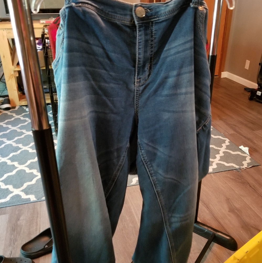 Seven Luxe Capris/Crop Jeans 24W